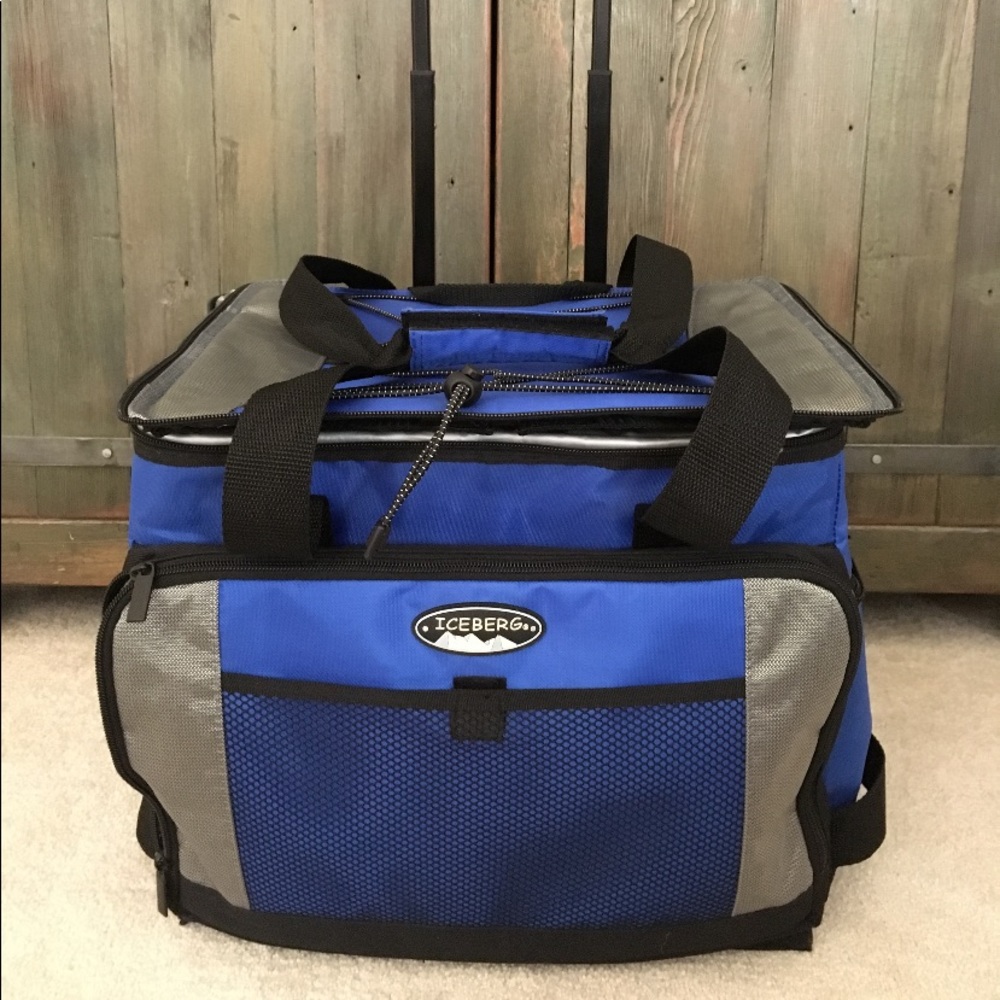 New Iceberg rolling collapsible picnic cooler